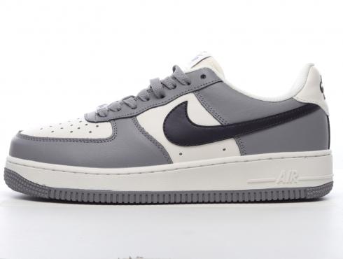 Pantofi Nike Air Force 1 07 Low gri închis alb negru AQ3778-993