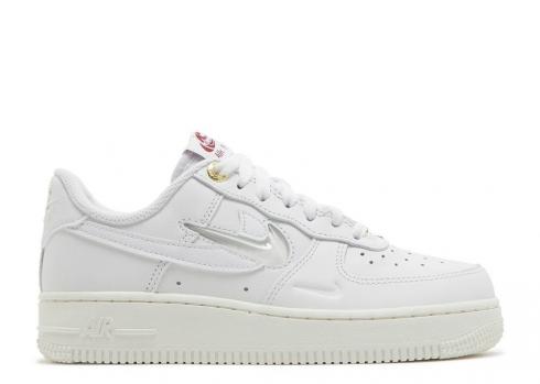 Nike Femme Air Force 1 07 Premium History Of Logos Blanc Voile Rouge Team DZ5616-100