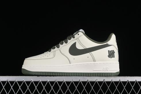 Undefeated x Nike Air Force 1 07 Low Off-White Olivgrün UN2395-521