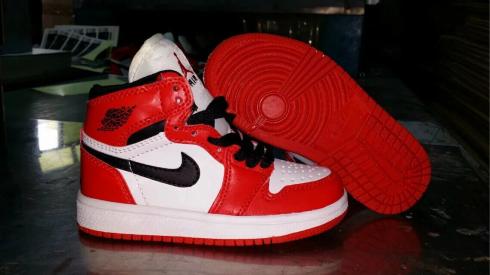 Nike Air Jordan I 1 Retro รองเท้าบาสเก็ตบอลเด็กสีแดงสีขาวร้อน