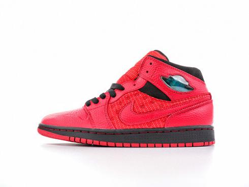 Nike Air Jordan 1 復古中黑色健身紅籃球鞋 555071-661