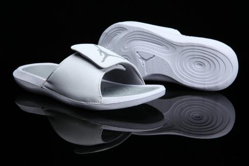 Nike Jordan Hydro 6 สีขาวสีเทาผู้หญิงรองเท้าแตะรองเท้าแตะ 881474-100