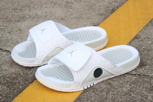 de nouvelles sandales rétro Air Jordan Hydro 13 blanc métallisé argent 684915 100