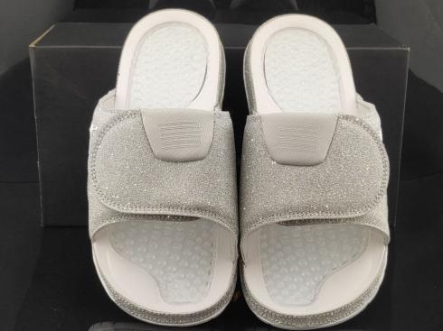 bele čevlje Air Jordan Hydro 11 Retro Slides AA1336-108
