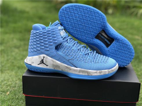 Nike Air Jordan XXXII 32 Low 男士籃球鞋天藍色白色