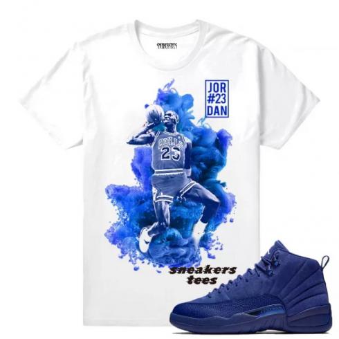 Match Jordan 12 blauw suède Dirty Sprite x MJ wit T-shirt