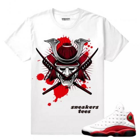 Passend zum weißen T-Shirt „Jordan 13 OG Chicago Dxpe Samurai“