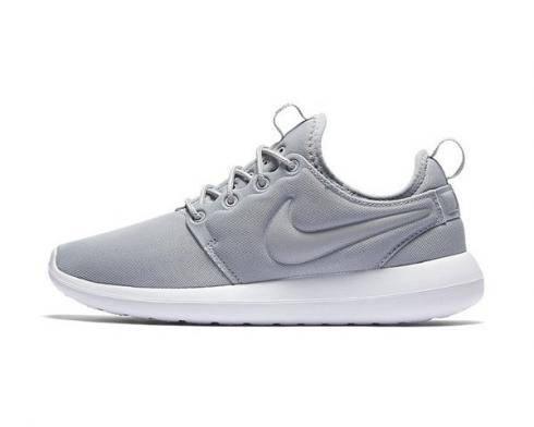 Nike Roshe Two Flyknit Wolf Gris Blanc Chaussures Femme 844931-001