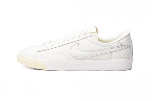 Sepatu Wanita Nike Womens Tennis Classic AC White 429891-101