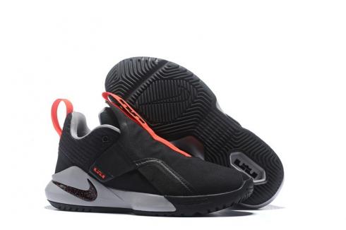 Nike Ambassador LBJ 11 Negro Rojo AO2920-006
