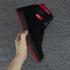 Nike Air Jordan I 1 Retro Men รองเท้าบาสเก็ตบอลสีดำสีน้ำเงินสีแดง AH1041-054