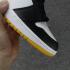 Nike Air Jordan I 1 Retro Men รองเท้าบาสเก็ตบอลสีเหลืองสีขาวสีดำ