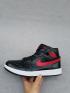 Giày bóng rổ nam Nike Air Jordan I 1 Retro đen đỏ trắng