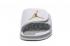 ナイキ ジョーダン 5 レトロ ハイドロ ホワイト グレー ゴールド メンズ スライド サンダル スリッパ 820257-133 、靴、スニーカー