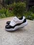 Nike AirJordan XI 11 代白色和黑色籃球兒童鞋