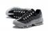 Nike Air Max 95 Essential Hombre Corriendo Negro Carbono Gris 749766-029