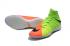grün-orangefarbene Nike HypervenomX Proximo II DF TF-Fußballschuhe