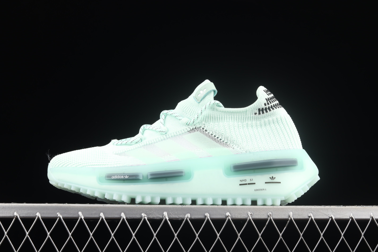 nmd r1 disengaged white rose