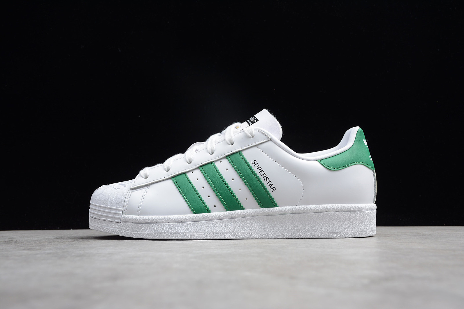 PRIVATE SNEAKERS on X: 🟢ADIDAS SUPERSTAR “CLOUD WHITE GREEN FUR