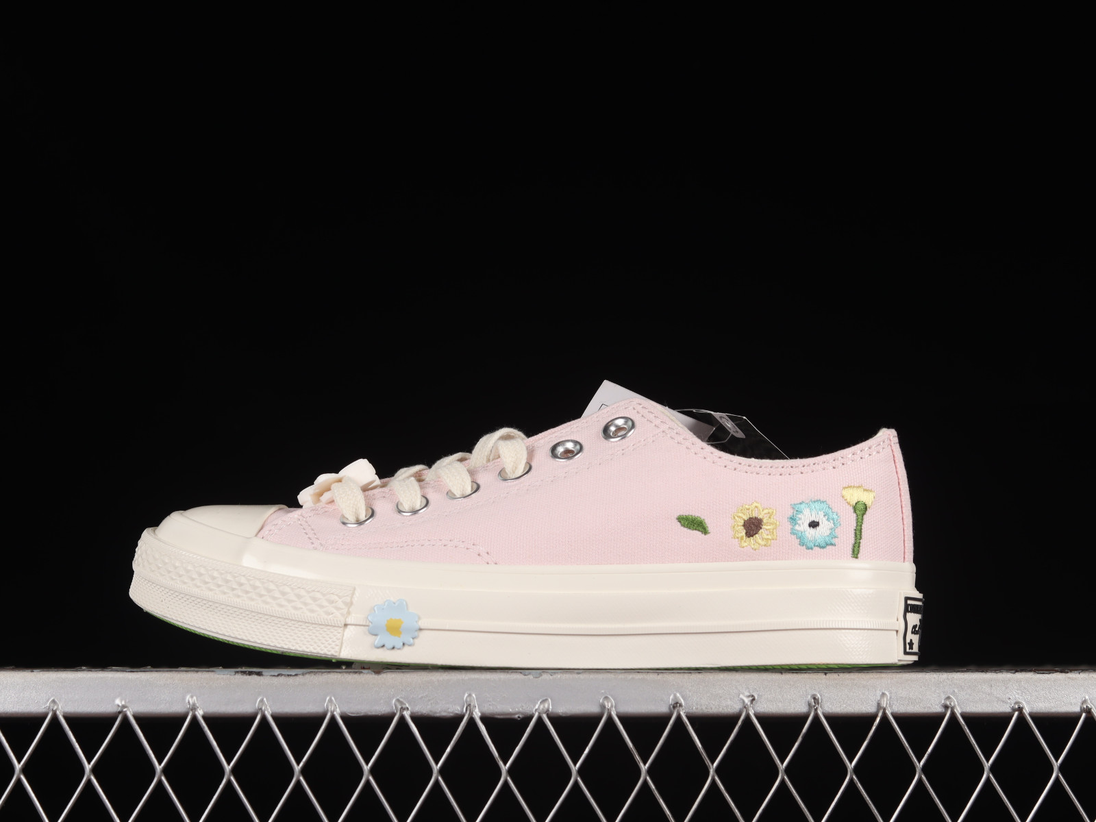Converse Chuck Ox Cherry Blossom Pink Embroidery Daisy Flowers - GmarShops