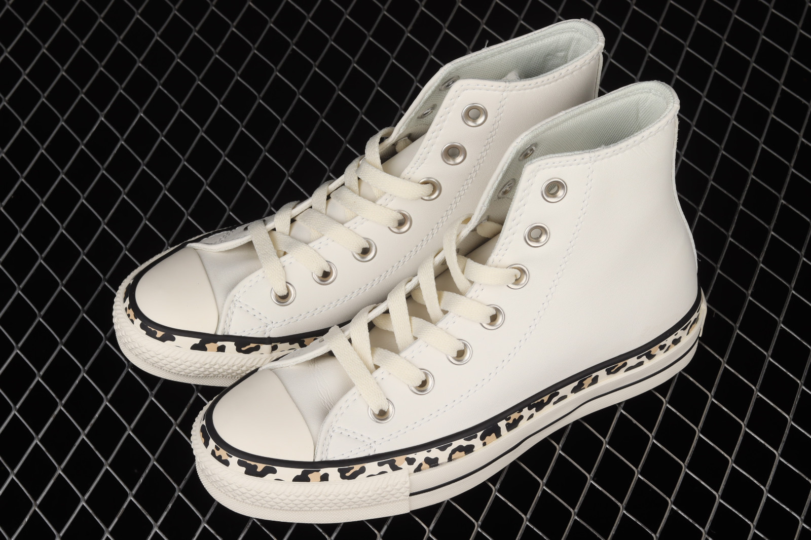 Hoge converse clearance
