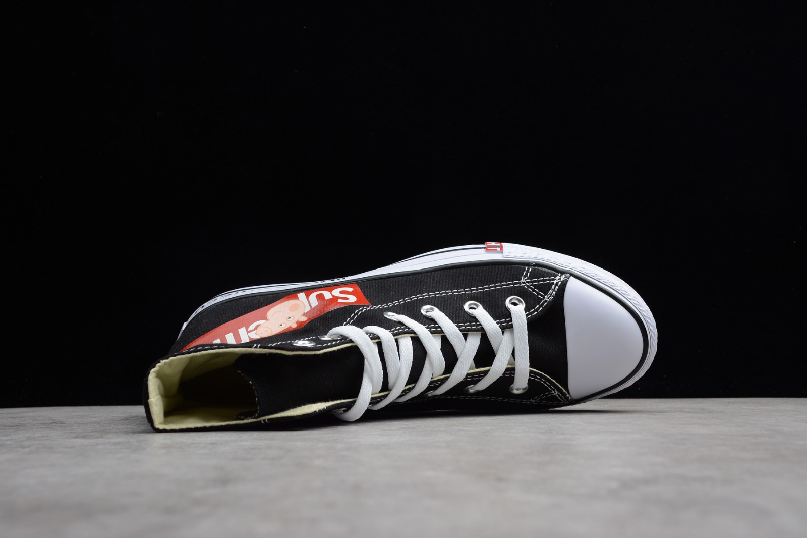 Supreme chuck taylors deals