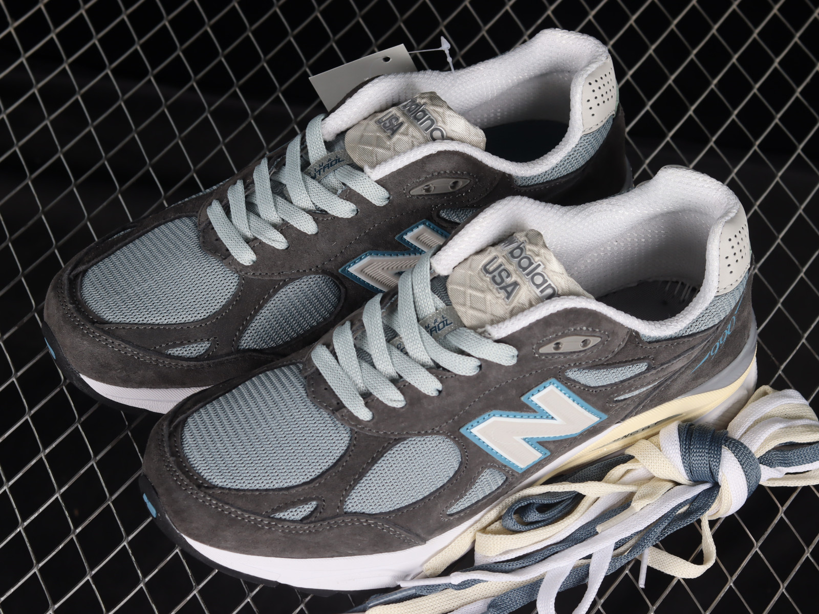 激安大特価！激安大特価！M990KS3 KITH Newbalance 990 V3 キス 28.5