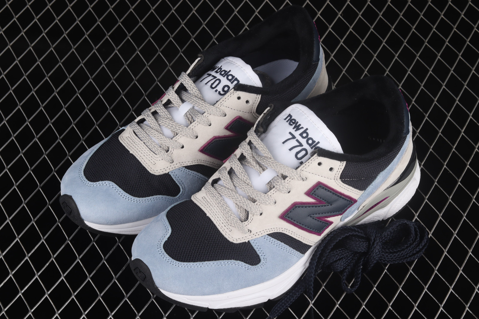 New balance m7709ec top