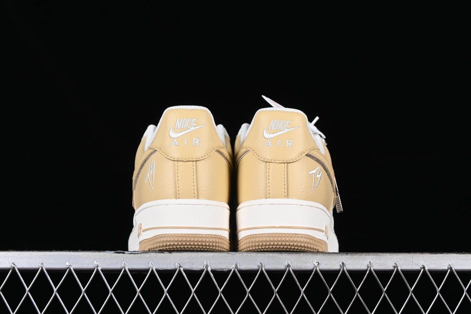 111 - GmarShops - Fat Joe x dunk Nike Air Force 1 07 Low Off White Gold  lO5636 - dunk Nike Air Max 95 Blue White JD Sports Exclusive