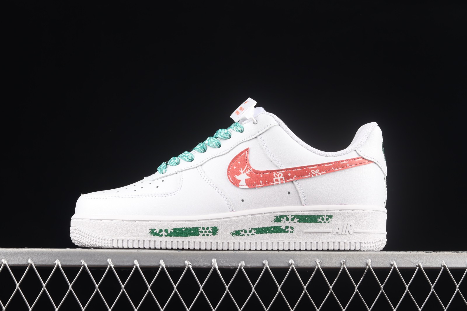 Luna comodidad tranquilo Nike Air Force 1 07 Low Christmas White Green Red CW2288 - GmarShops - 131  - nike 6.0 shoes red black