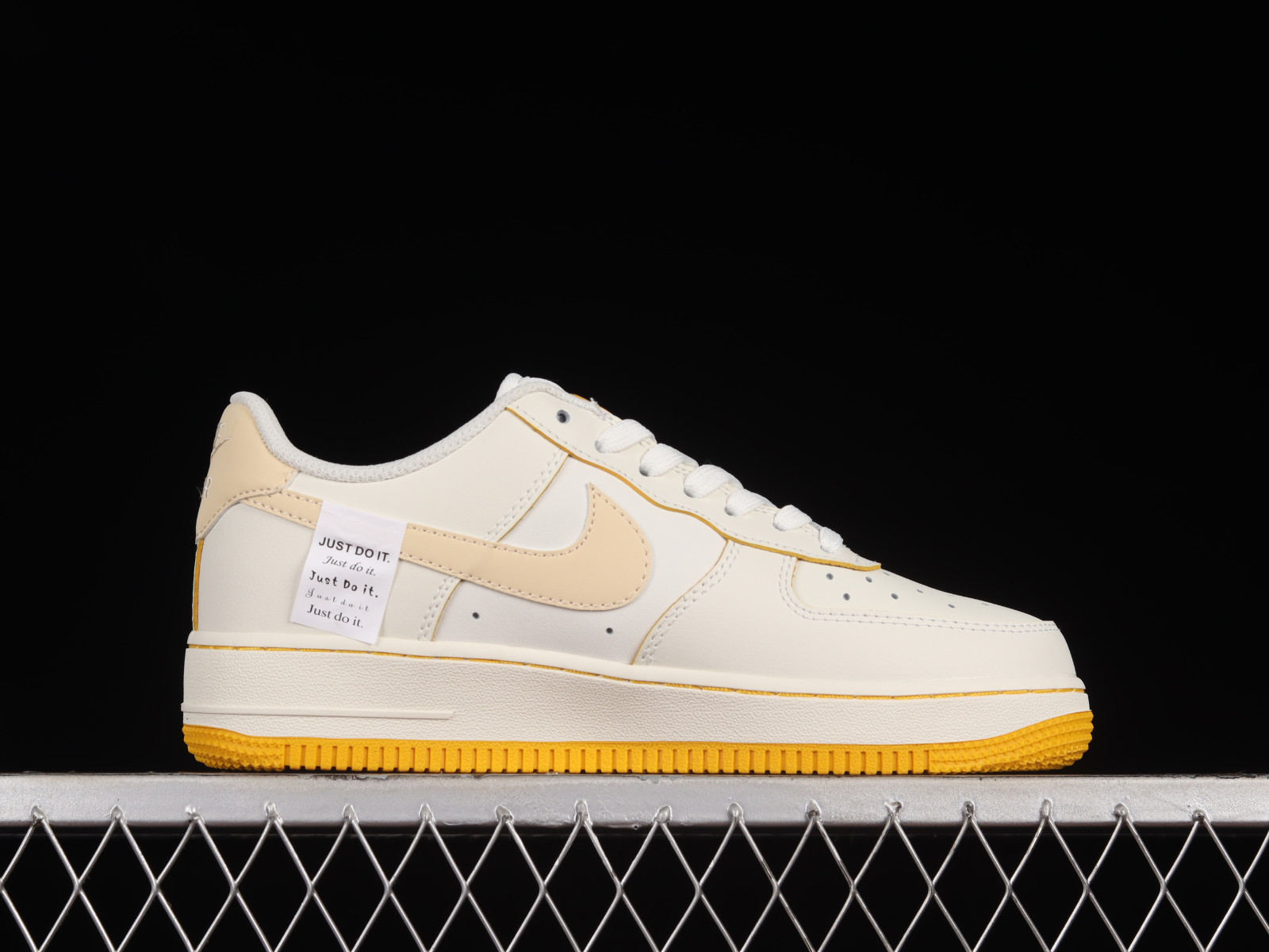 Slink galop Toepassing nike air max dream size 13 women boots shoes sale - Nike christmas Air  Force 1 07 Low Egg Yolk Cream White FB1839 - 222 - GmarShops