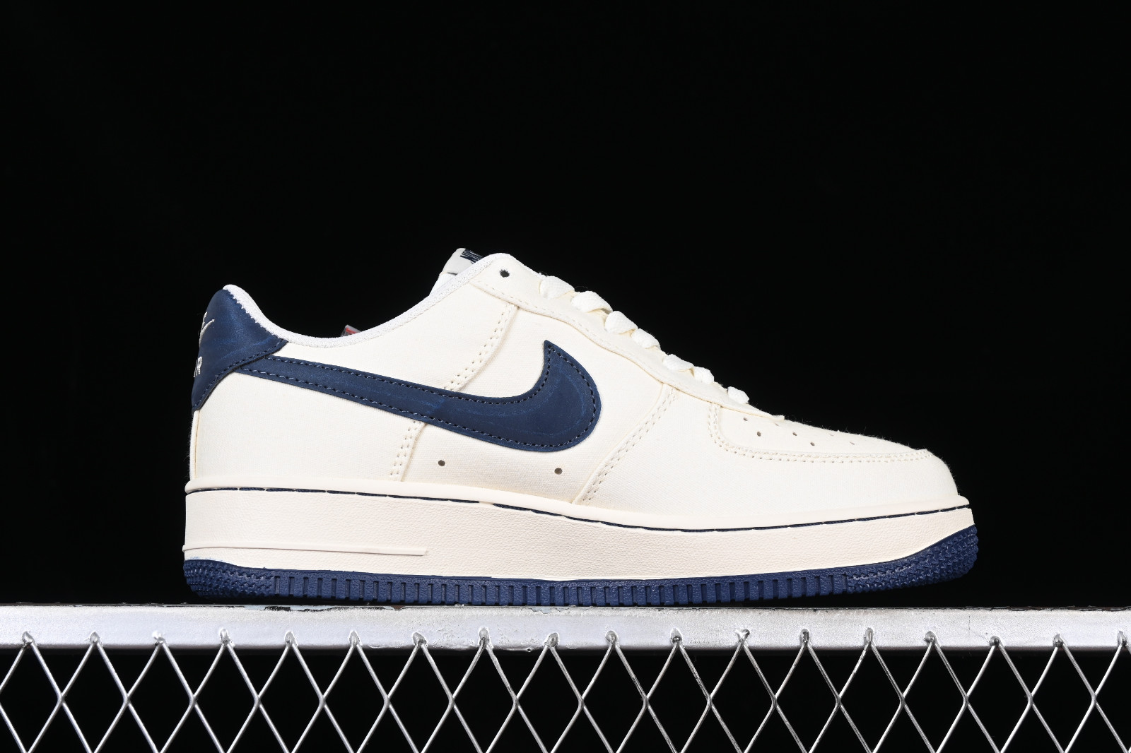 566 - GmarShops - Nike Air Force 1 07 Low Sail Navy Blue Off White