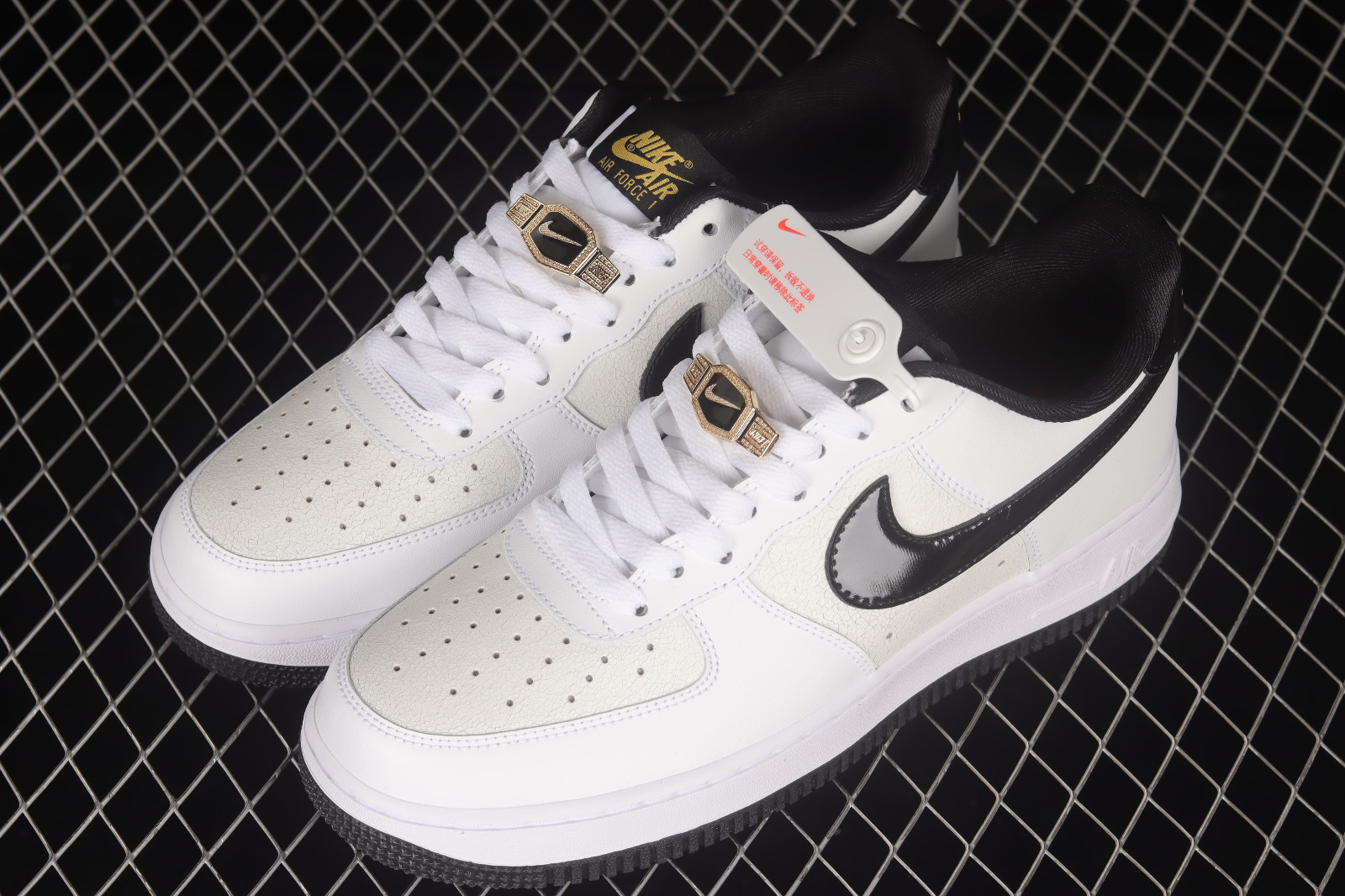 Tenis nike air force one dorados top