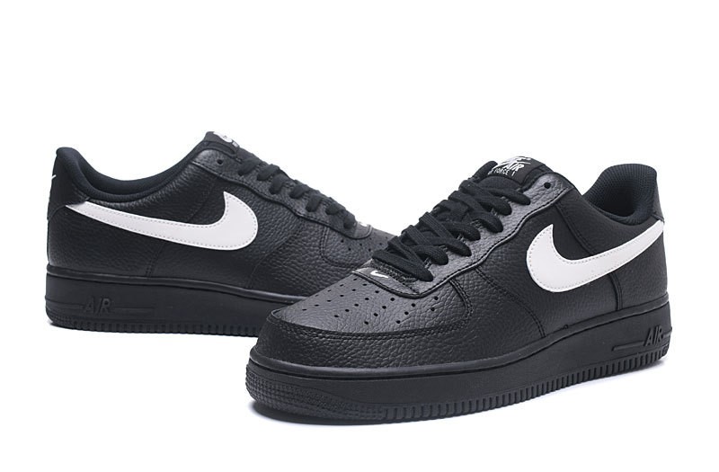 equipo Escalera Litoral Nike's SNKRS page - StclaircomoShops - 001 - Nike Air Force 1 Low 07 Premium  Leather Black White AA4083