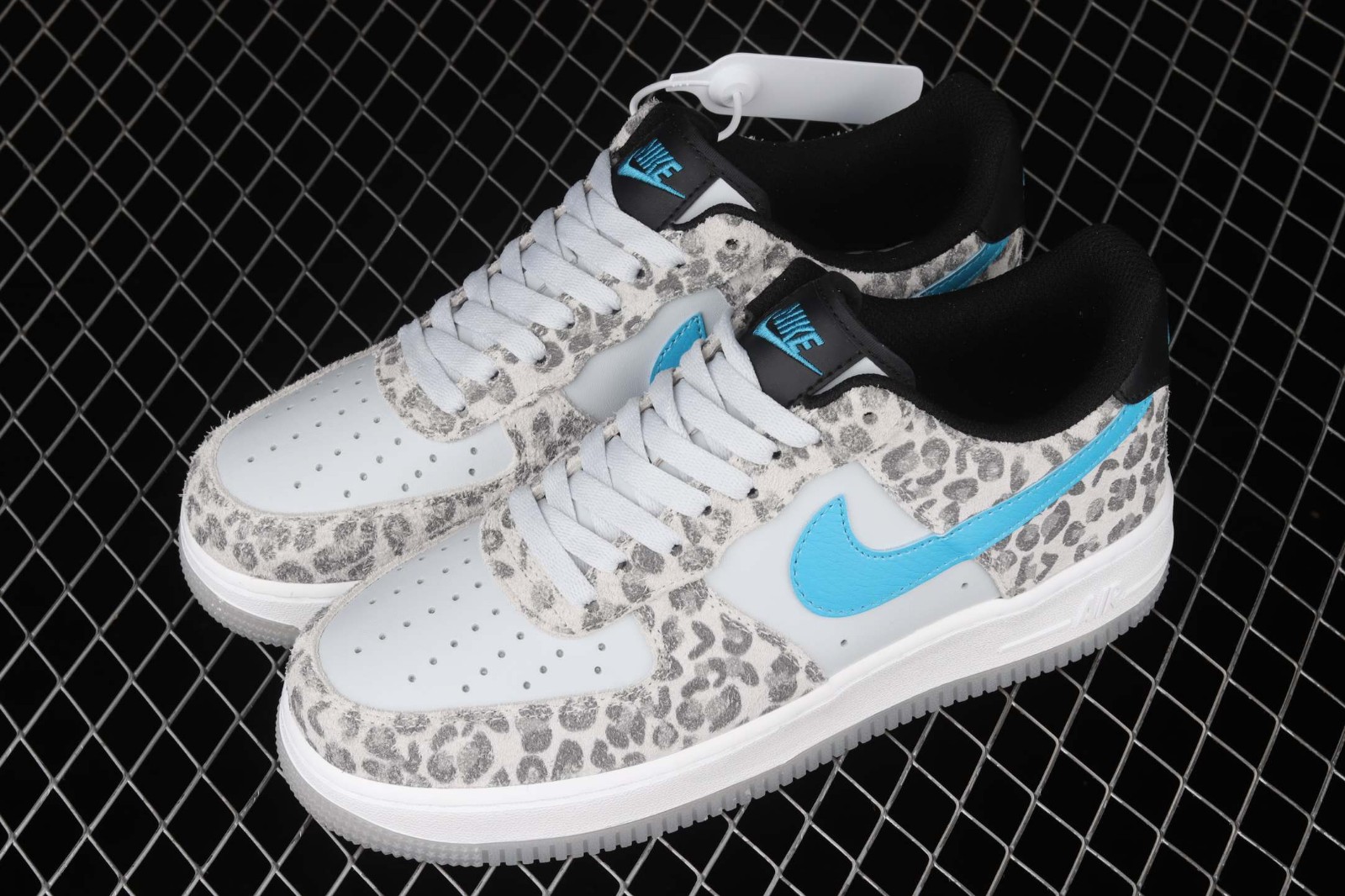 Nike air force 1 leopard grey store