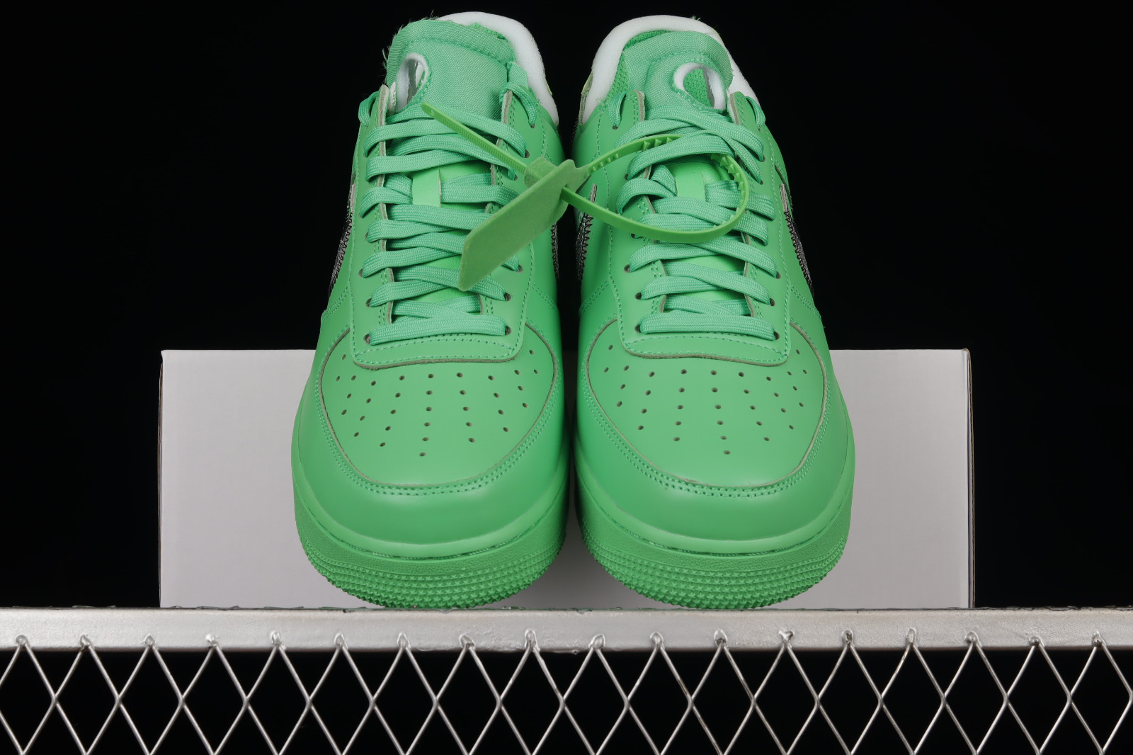 OFF-WHITE x Nike Air Force 1 Light Green Sparkdx1419-300