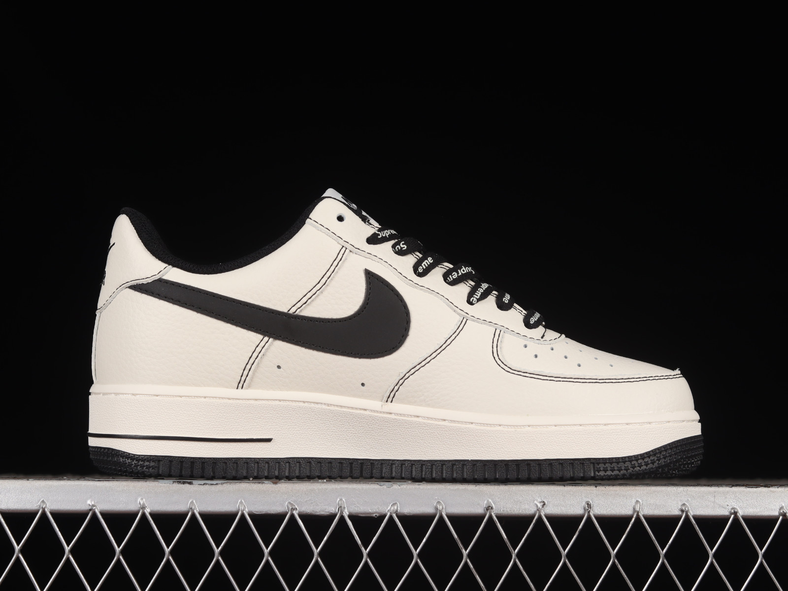 air force white for kids - 003 - Supreme x Nike Air Force 1 07 Low