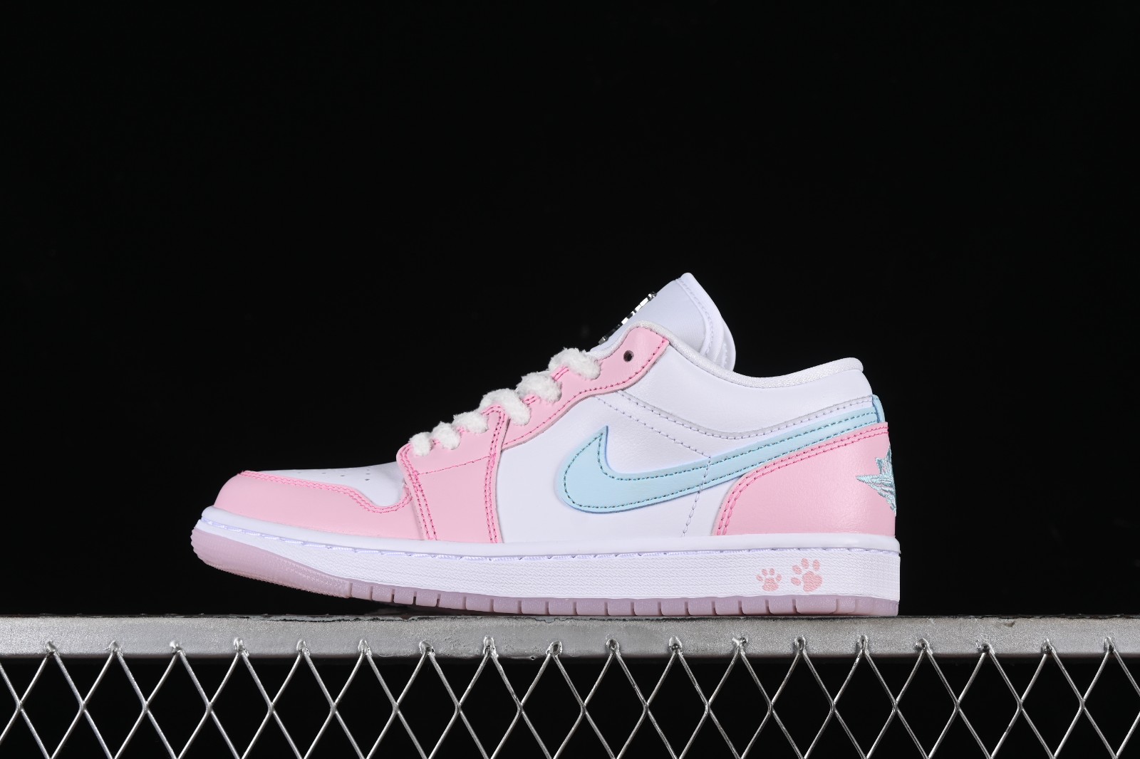 Nike Air Jordan 1 Low SE Paw Print White Pink HM3706 - 141