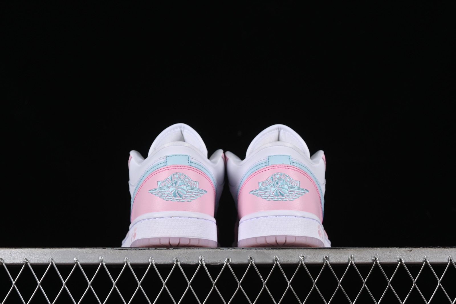 Air Jordan 1 Low WMNS White / Light Soft Pink - Apr 2025