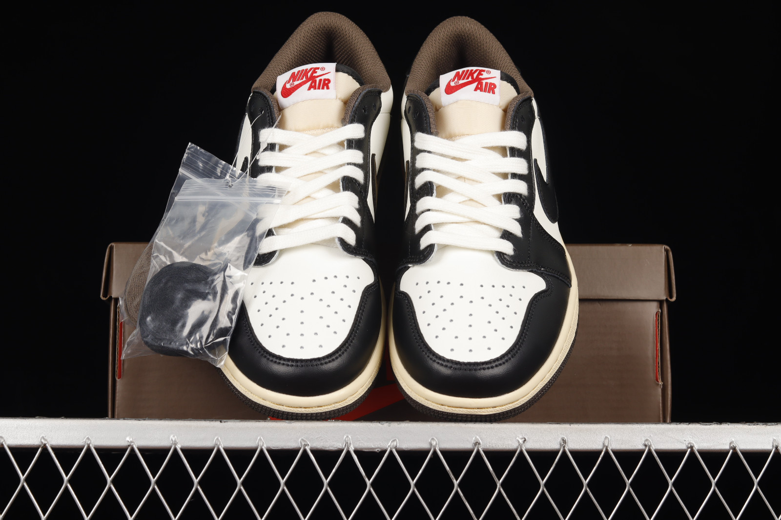 Air Jordan 1 Low OG SP Travis Scott Basketball Shoes/Sneakers CQ4277-001 (US 9½)