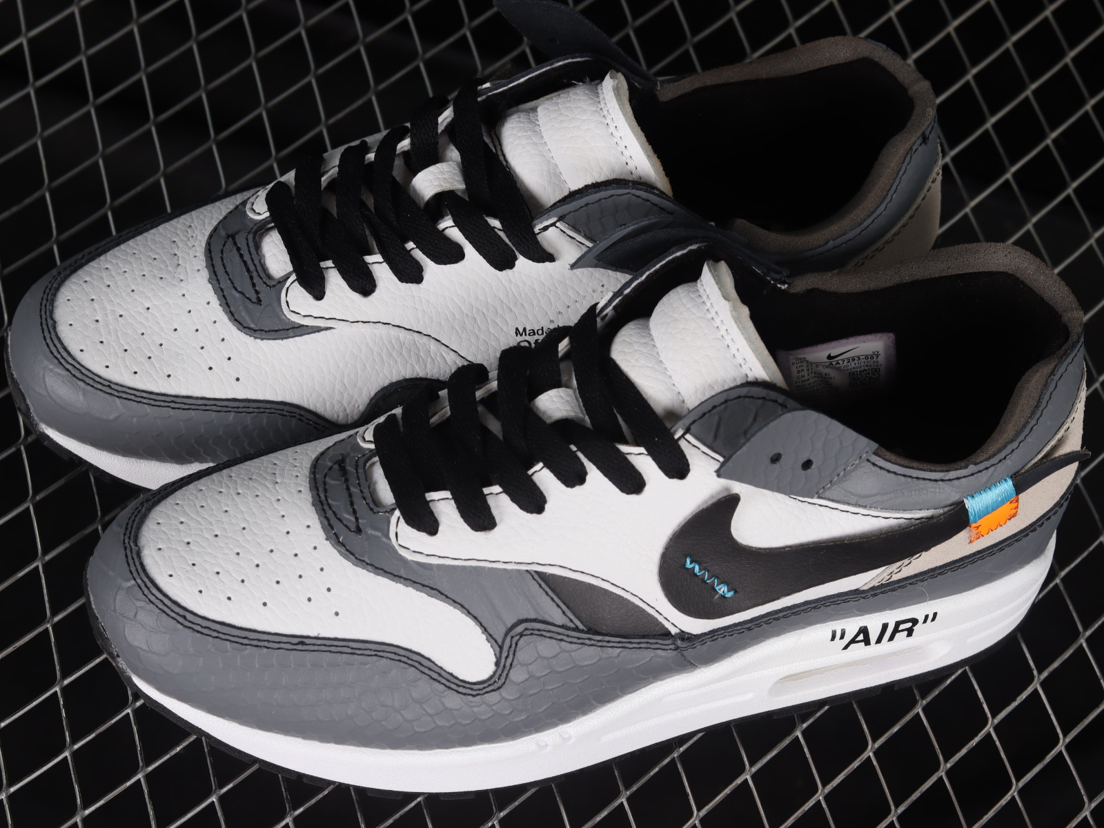 Nike Air Max 1 - Black - White - Dark Grey 