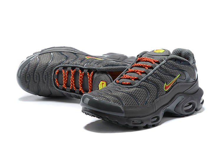 Nike Zoom Streak LT 3 BHM - 002 - Nike Air Max Plus Toggle Lacing Grey Red Running Shoes CQ6359 - AljadidShops