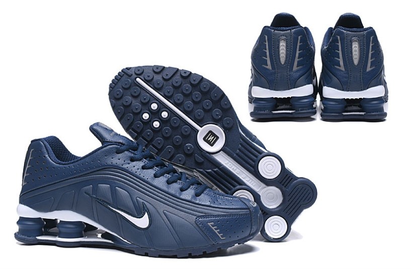 Nike shox купить в москве. Nike Shox r4. Nike Shox 4. Кроссовки Nike Shox r4 черные. Nike Shox 2009.