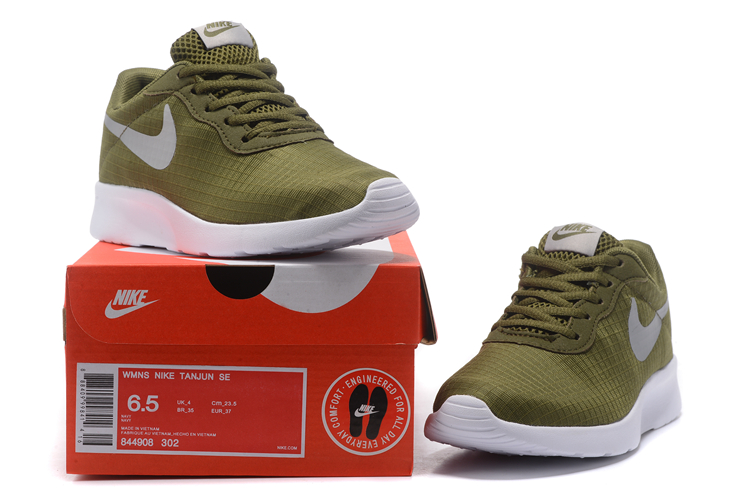 Nike tanjun army green on sale