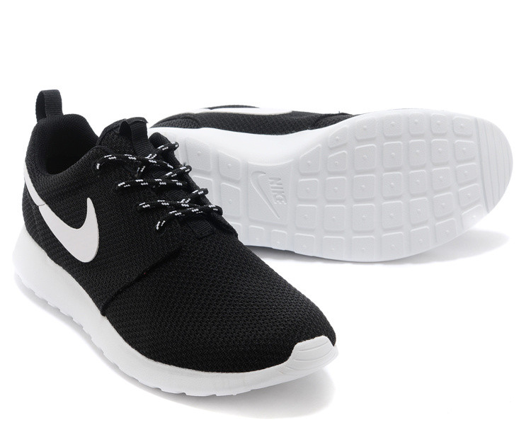 Nike Roshe Run One Black White Womens Running Shoes - Celebrities Wearing Thigh-High Boots in the Summer - 020 StclaircomoShops