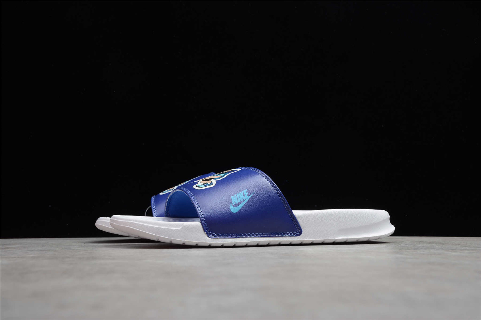 Consumir James Dyson sangrado GmarShops - nike hyperdunk x 2018 black white - Nike Benassi JDI Print  Slides White Blue Light Bone 631264 - 038