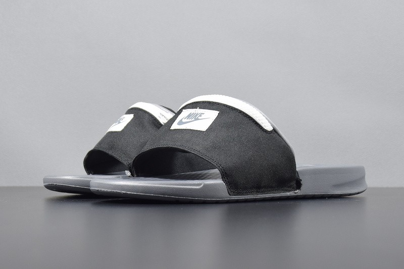 Nike benassi jdi fanny pack white top