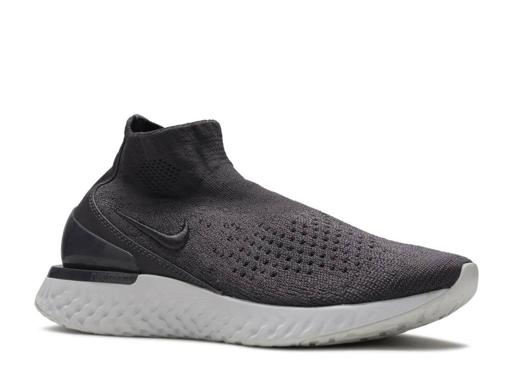 Rise react flyknit triple black cheap