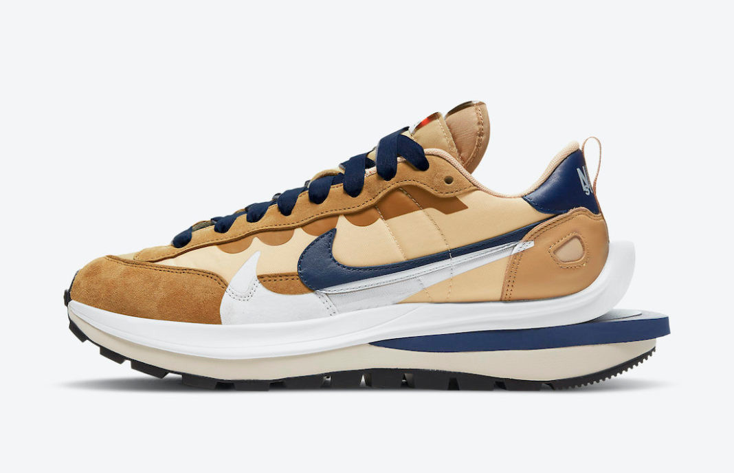 200 - Sacai x trainers Nike Vaporwaffle Sesame Blue Void White