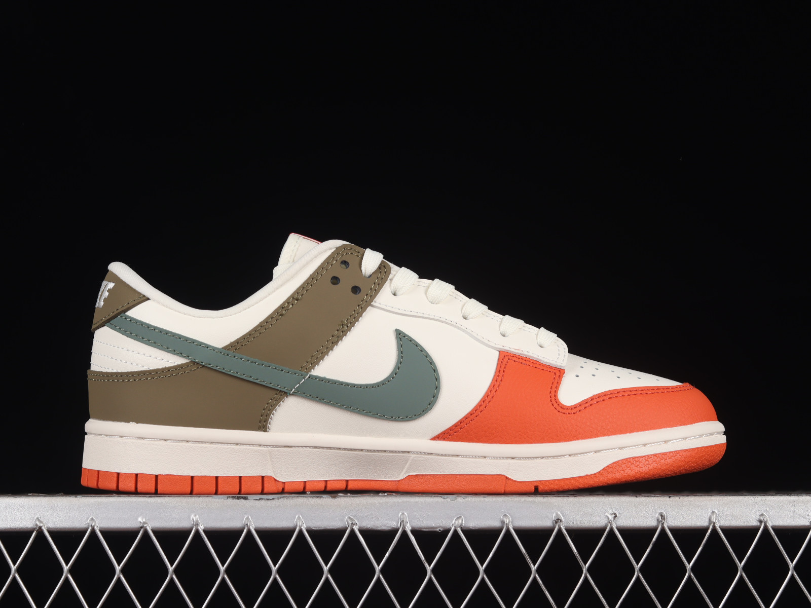 Winst experimenteel lokaal Nike SB Dunk Low GS Beige Orange Green FC1688 - 500 -  MultiscaleconsultingShops - fashion nike air vapormax 360 metallic gold  running shoes
